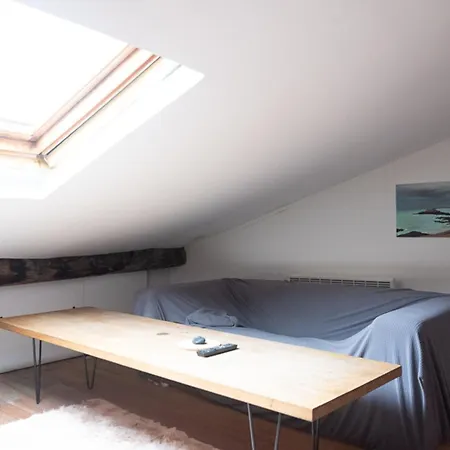 Charming For Two In The 10th Paris