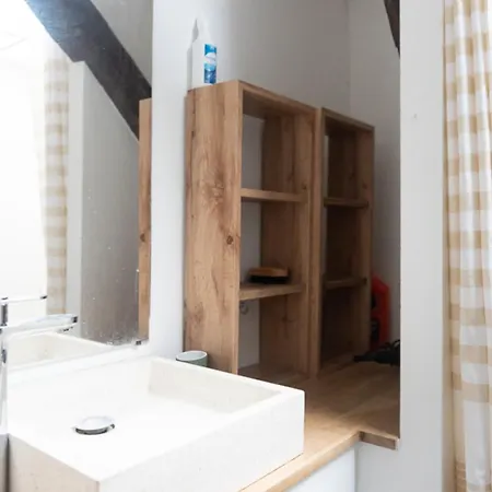 Charming For Two In The 10th *