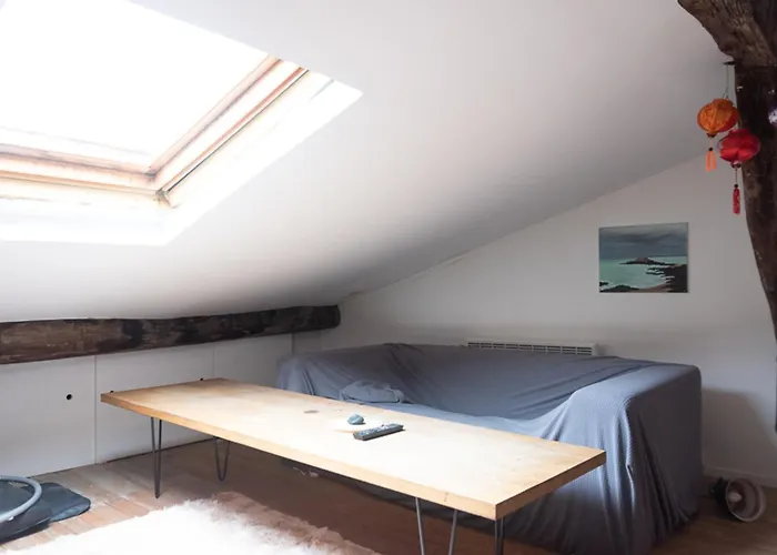 Charming For Two In The 10th Paris